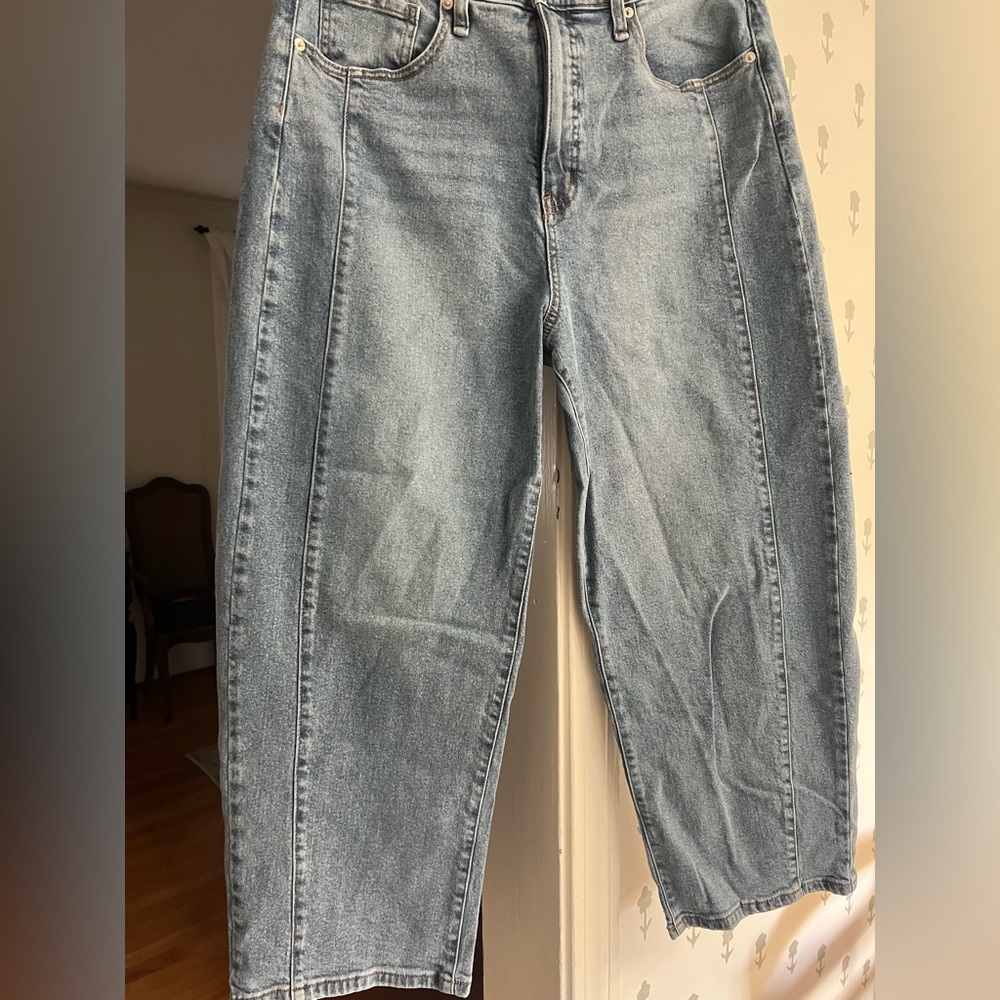 Jessica Simpson Myrtle barrel leg jeans - Picture 3 of 8